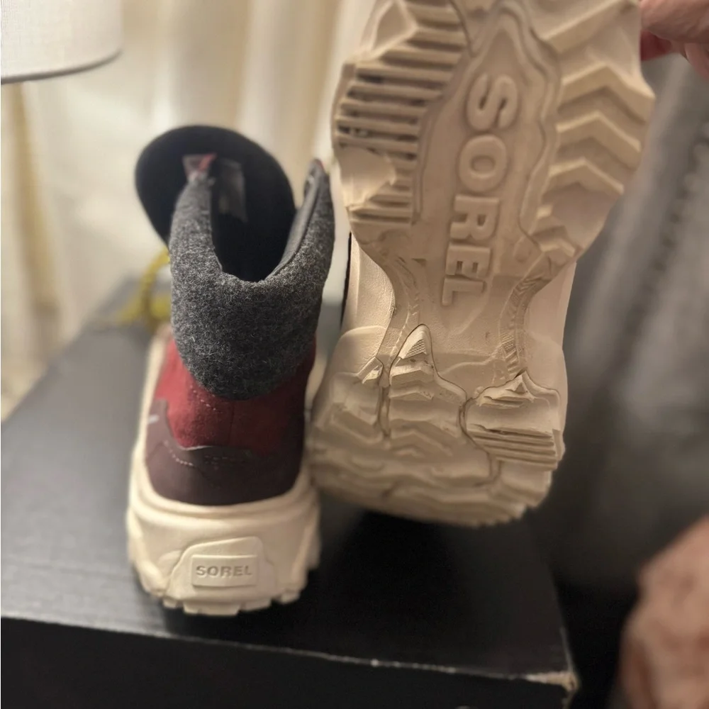 Sorel Snow-Winter Boots size 8.5M - Picture 5 of 6